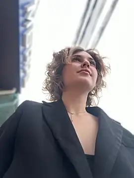 Snapshot of KellyKeler chatting on 11.19.25 KellyKeler online show from 11.19.25