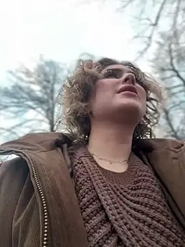 Snapshot of KellyKeler chatting on 12.19.25 KellyKeler online show from 12.19.25