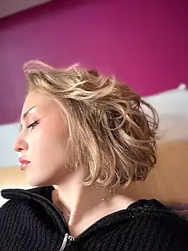 KellyKeler online show from 04.12.26