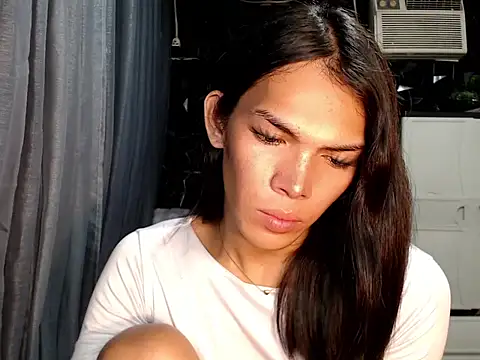 ladyhotcuming online show from 06.04.26