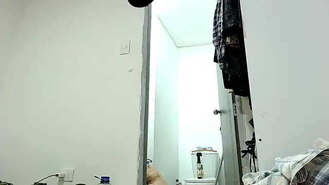 Snapshot of saara_johnson496 chatting on 11.13.25 saara johnson496 online show from 11.13.25