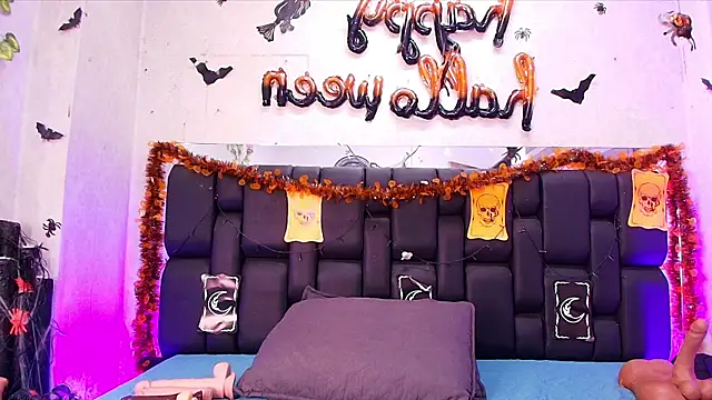 Snapshot of rubihops chatting on 10.23.25 rubihops online show from 10.23.25