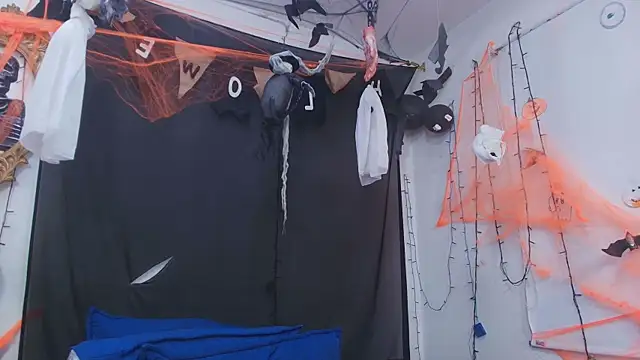 Snapshot of rubihops chatting on 11.01.25 rubihops online show from 11.01.25