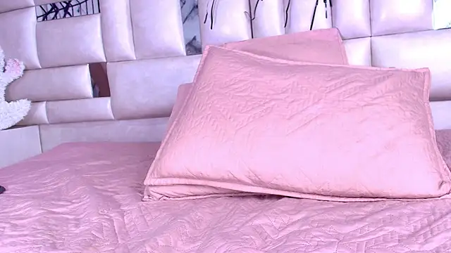 emmacurvy online show from 10.23.25