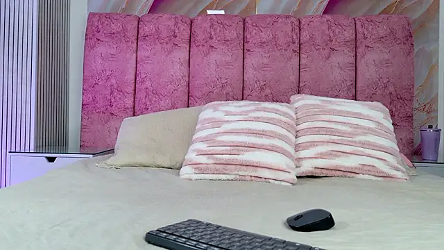 emmacurvy online show from 02.03.26