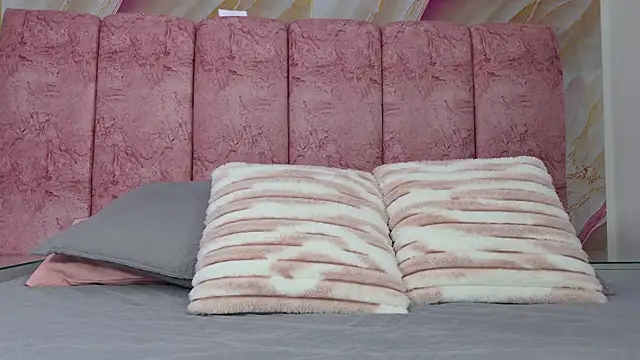 emmacurvy online show from 04.07.26