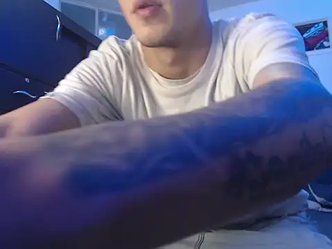 Snapshot of man_porn13 chatting on 11.08.25 man porn13 online show from 11.08.25