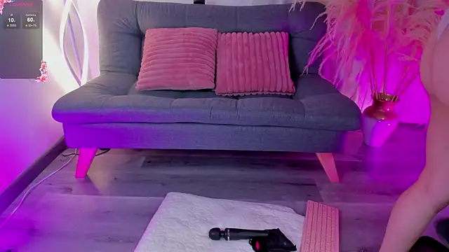 Snapshot of hannacutegod chatting on 12.23.25 hannacutegod online show from 12.23.25