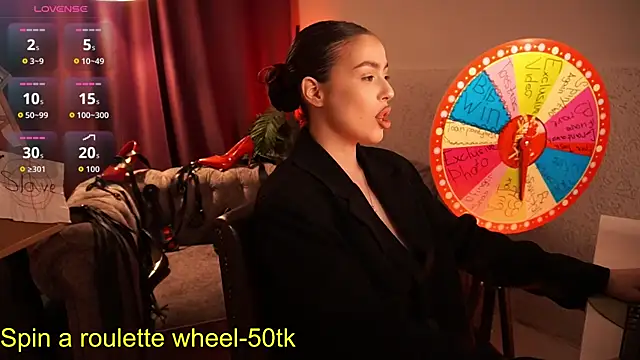 Snapshot of EmiliyaRoude chatting on 09.10.25 EmiliyaRoude online show from 09.10.25