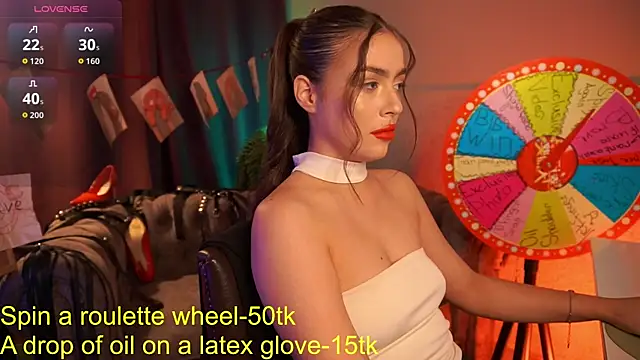 Snapshot of EmiliyaRoude chatting on 09.20.25 EmiliyaRoude online show from 09.20.25