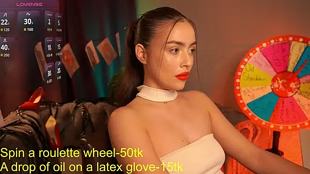 Snapshot of EmiliyaRoude chatting on 09.21.25 EmiliyaRoude online show from 09.21.25