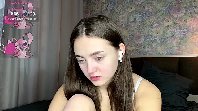 LoraDavi online show from 04.16.26