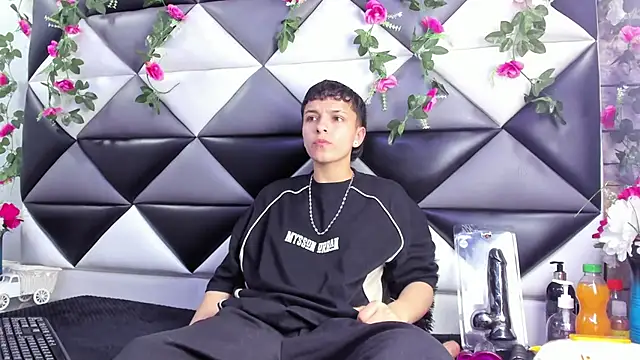 Megan Thompson  online show from 11.16.25