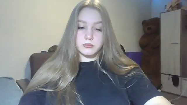 Snapshot of yourhoney_Lola_ chatting on 10.23.25 yourhoney Lola online show from 10.23.25