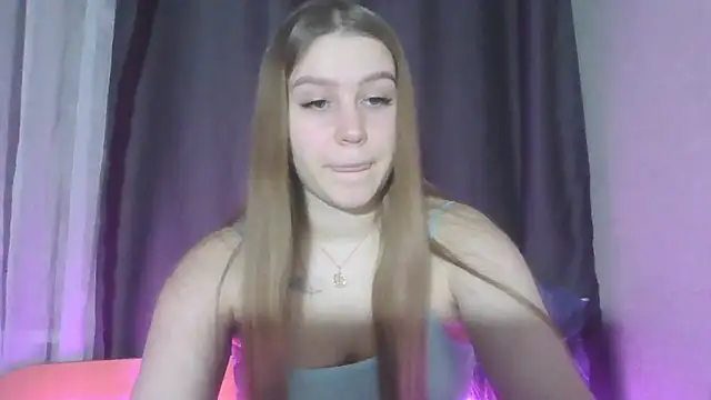 Snapshot of yourhoney_Lola_ chatting on 11.20.25 yourhoney Lola online show from 11.20.25