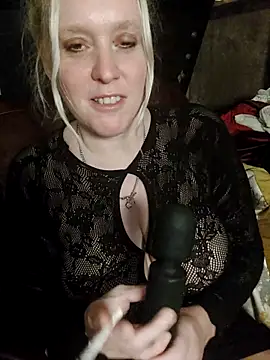 Bouncy-Bella28X online show from 09.17.25