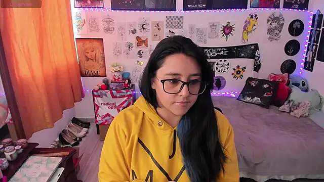 Snapshot of Cherry_blush_ chatting on 04.17.26 Cherry blush online show from 04.17.26