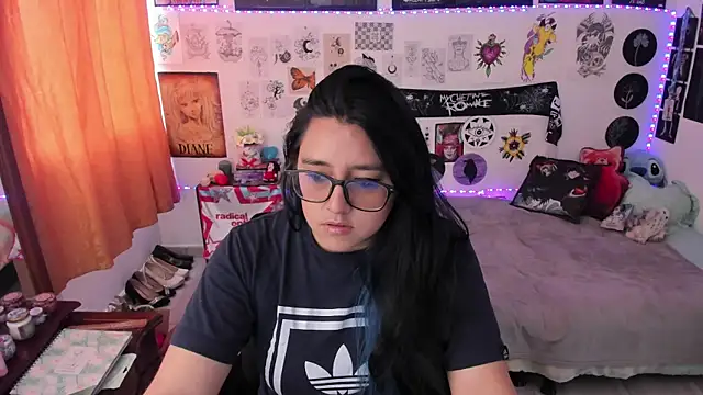 Snapshot of Cherry_blush_ chatting on 04.18.26 Cherry blush online show from 04.18.26