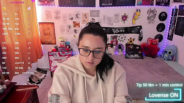 Snapshot of Cherry_blush_ chatting on 04.28.26 Cherry blush online show from 04.28.26