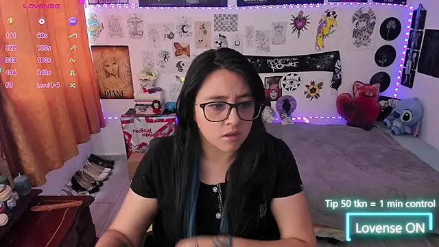 Snapshot of Cherry_blush_ chatting on 05.13.26 Cherry blush online show from 05.13.26