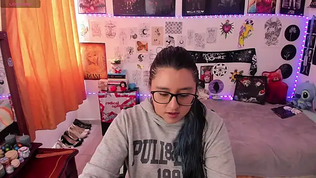 Snapshot of Cherry_blush_ chatting on 05.25.26 Cherry blush online show from 05.25.26