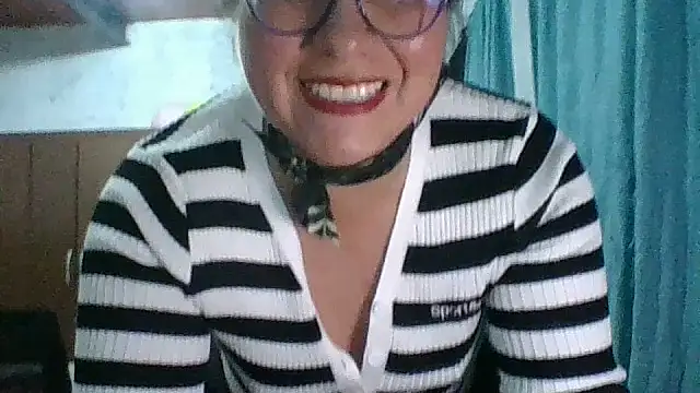 scarlett widow  online show from 09.23.25