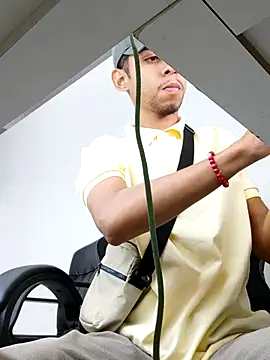 Snapshot of Oqui chatting on 02.24.26 Oqui online show from 02.24.26