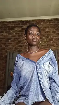 Snapshot of Ebony-Mistique chatting on 02.13.26 Ebony-Mistique online show from 02.13.26