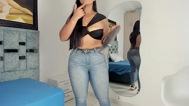 Snapshot of tamara_lovv chatting on 11.01.25 tamara lovv online show from 11.01.25