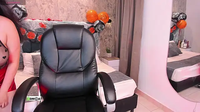 susanasmith18 online show from 10.28.25