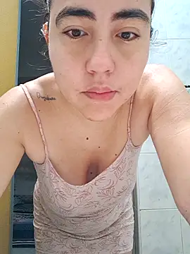 Snapshot of SweettyNaugthy chatting on 10.12.25 SweettyNaugthy online show from 10.12.25