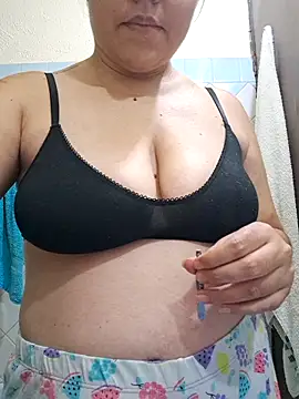 Snapshot of SweettyNaugthy chatting on 11.16.25 SweettyNaugthy online show from 11.16.25