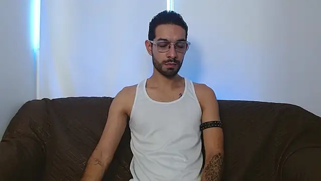 Snapshot of ReyPablo1 chatting on 10.29.25 ReyPablo1 online show from 10.29.25