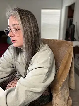 Alix Valentine online show from 02.03.26