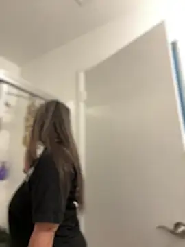 Alix Valentine online show from 04.10.26