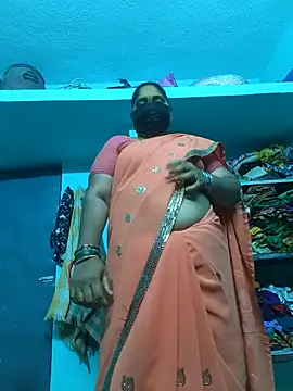 Snapshot of Villageanuty chatting on 01.14.26 Villageanuty online show from 01.14.26