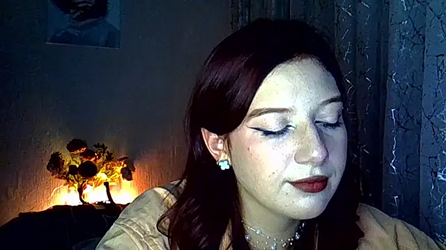 Snapshot of Lily_Ember chatting on 10.06.25 Lily Ember online show from 10.06.25