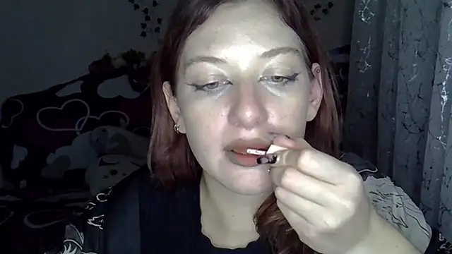 Snapshot of Lily_Ember chatting on 11.12.25 Lily Ember online show from 11.12.25