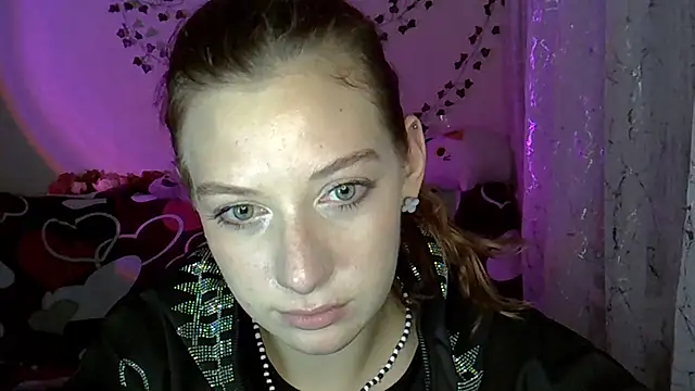 Snapshot of Lily_Ember chatting on 11.21.25 Lily Ember online show from 11.21.25