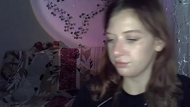 Snapshot of Lily_Ember chatting on 11.25.25 Lily Ember online show from 11.25.25