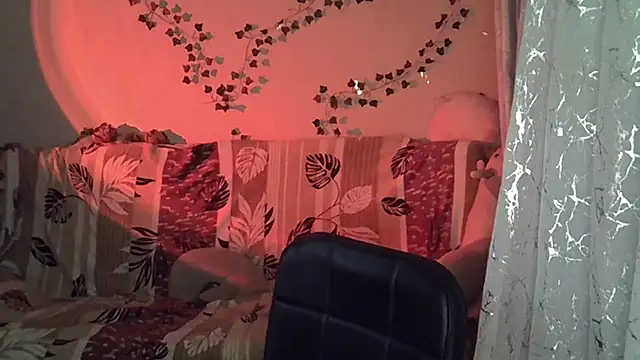 Snapshot of Lily_Ember chatting on 11.26.25 Lily Ember online show from 11.26.25