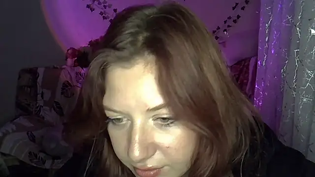 Snapshot of Lily_Ember chatting on 11.28.25 Lily Ember online show from 11.28.25