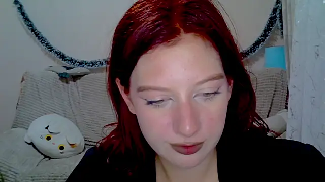 Snapshot of Lily_Ember chatting on 12.22.25 Lily Ember online show from 12.22.25