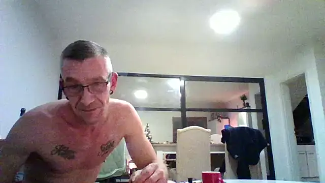 Snapshot of Kevinhot38 chatting on 12.14.25 Kevinhot38 online show from 12.14.25