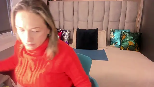 Charlot milf online show from 10.15.25