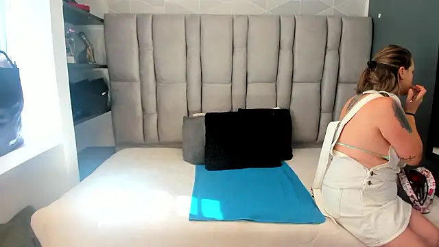 Charlot milf online show from 02.26.26