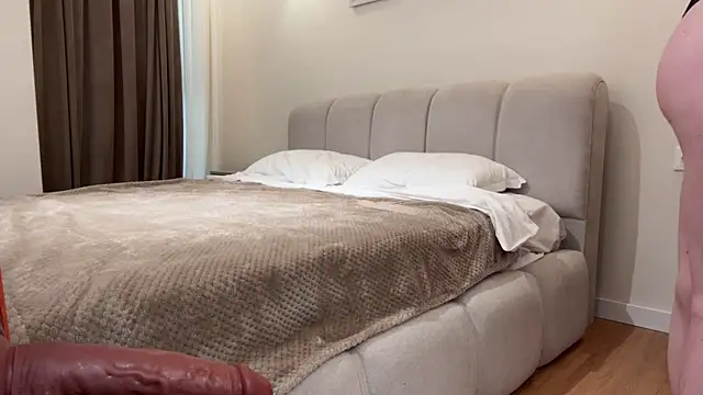 Snapshot of Kelly_Berry__ chatting on 09.15.25 Kelly Berry online show from 09.15.25