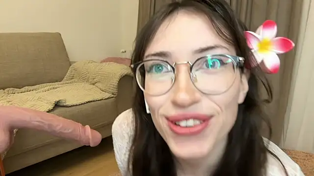 Snapshot of Kelly_Berry__ chatting on 12.14.25 Kelly Berry online show from 12.14.25