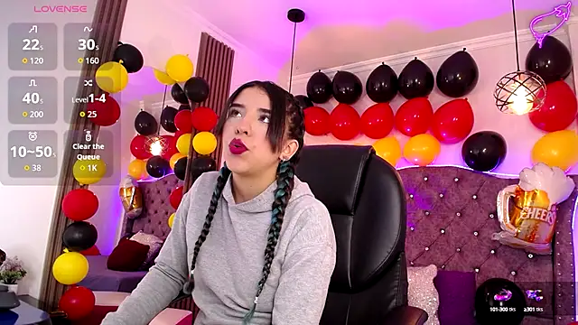 Snapshot of Amara_Davis chatting on 10.04.25 Amara Davis online show from 10.04.25