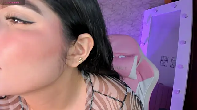 Kendall Jonss1 online show from 10.07.25